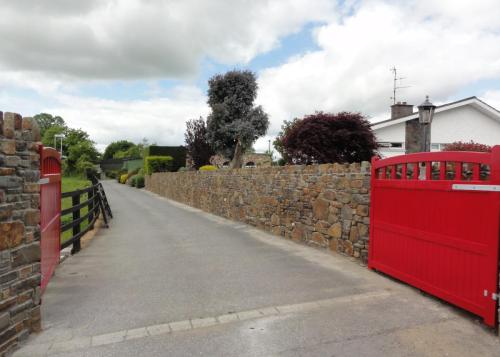 Stone wall to house